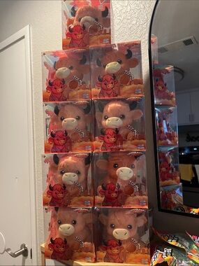 VIRAL SQUISHY HIGHLAND COW- JUMBO x1